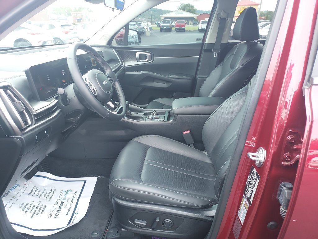 Used 2025 Red Kia S image 13