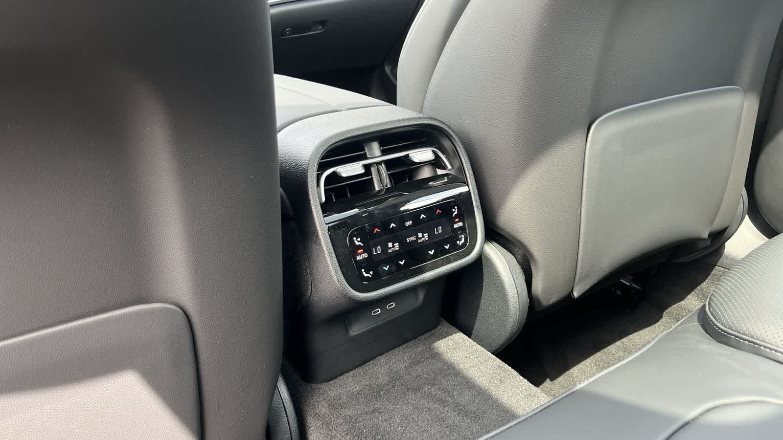 New 2026 MANUFAKTUR Alpine Grey Mercedes-Benz AMG® E 53 E image 38