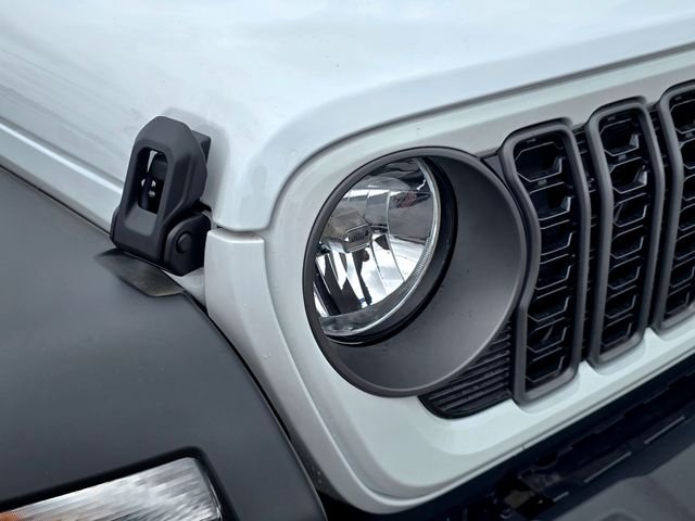 New 2026 Bright White Clear-Coat Exterior Paint Jeep Sport image 26