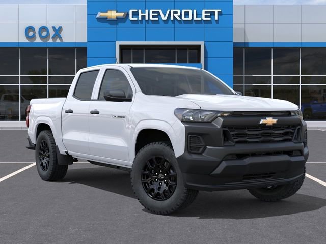 New 2026 Summit White Chevrolet WT image 7