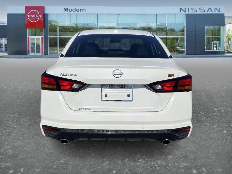 Used 2024 Pearl White Tricoat Nissan 2.5 SR image 6