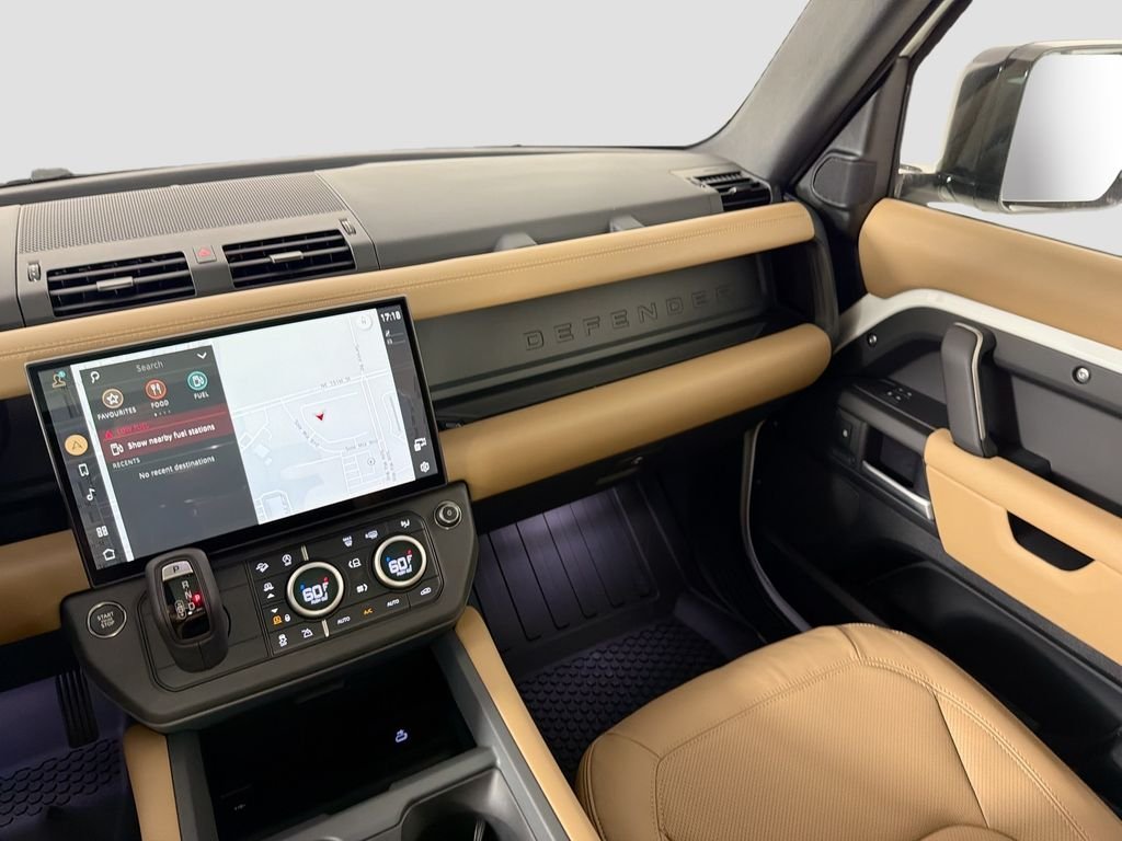 New 2026 Fuji White Land Rover X-Dynamic SE image 25