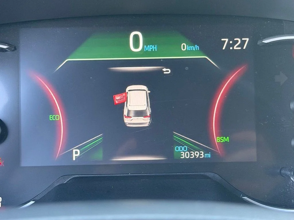Used 2025 White Toyota XLE image 35