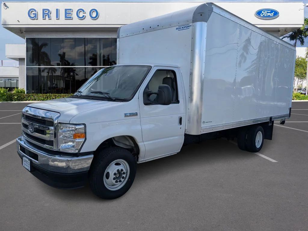 New 2026 Oxford White Ford E-350 SRW image 3