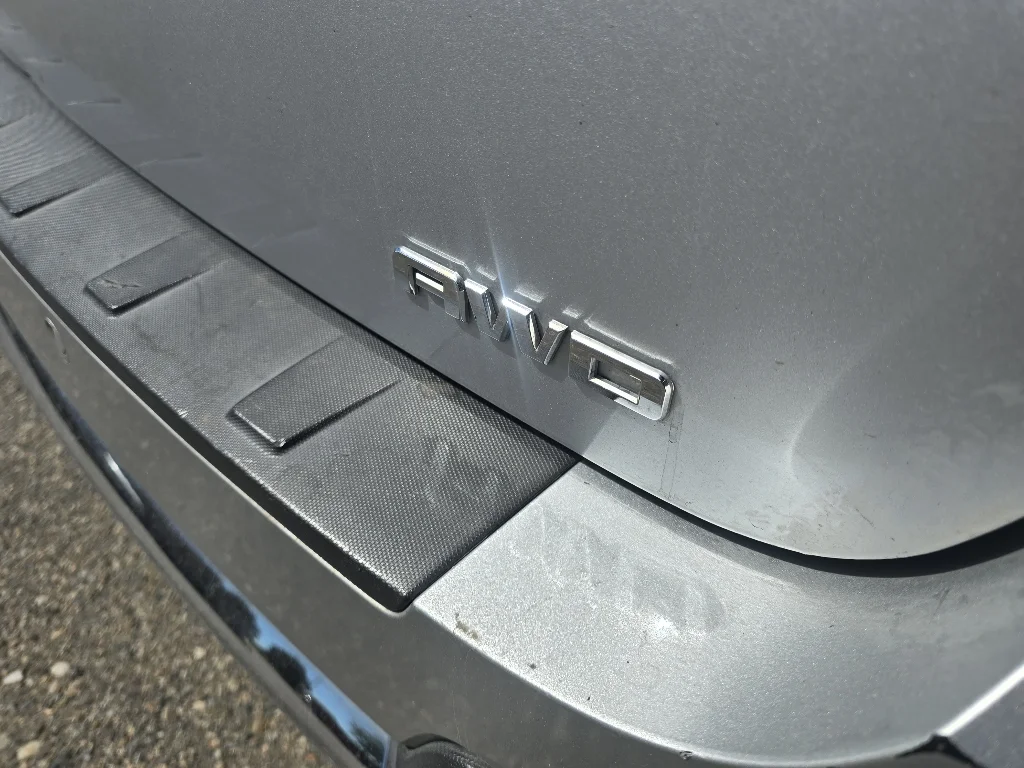 Used 2013 Quicksilver Metallic GMC SLT image 11