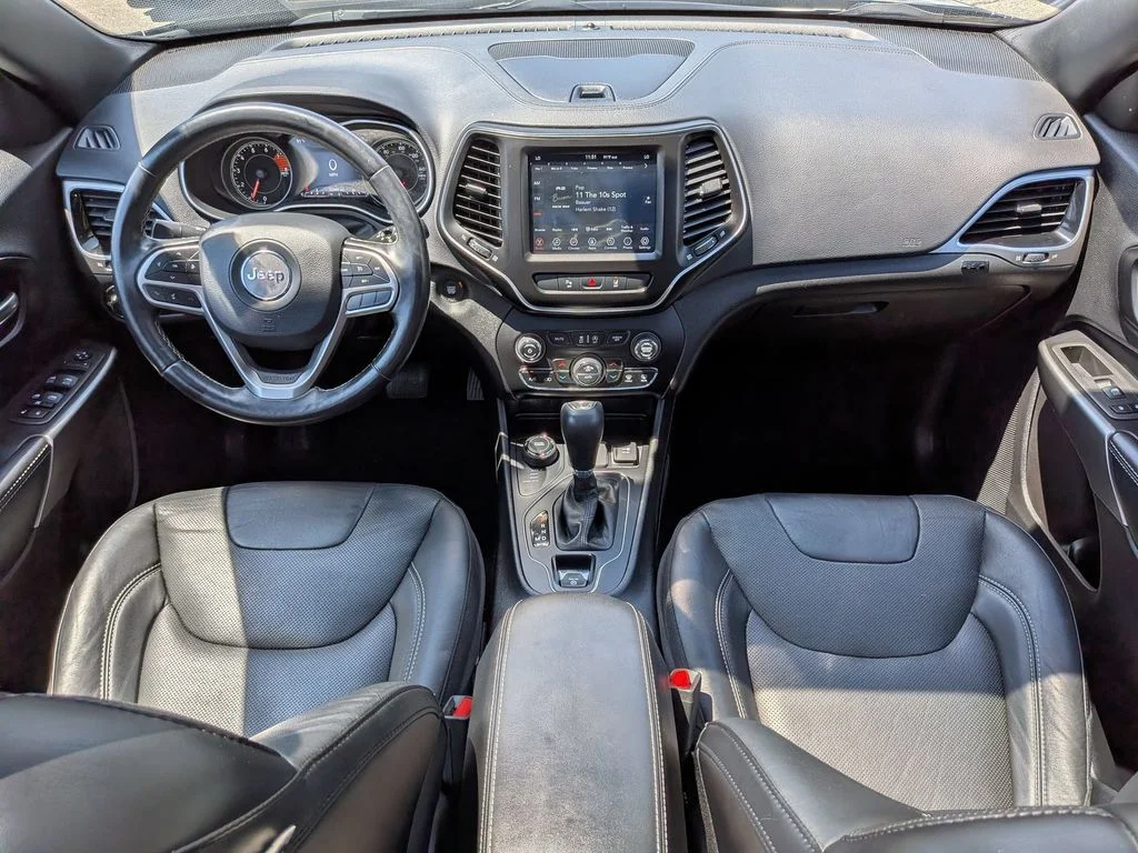 Used 2021 Black Jeep Latitude Lux image 22