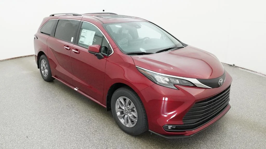 New 2026 Ruby Flare Pearl Toyota XLE image 10