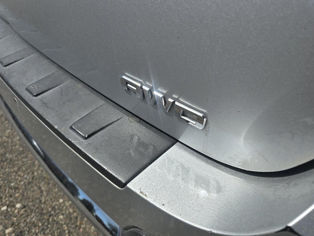 Used 2013 Quicksilver Metallic GMC SLT image 10