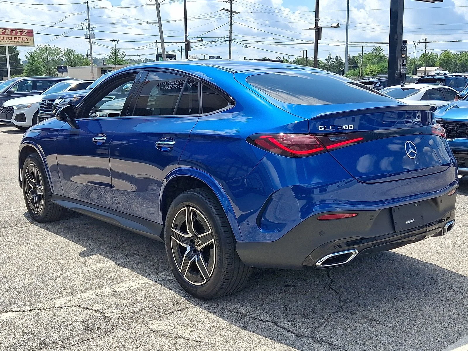 Used 2025  Mercedes-Benz GLC 300 Coupe image 4