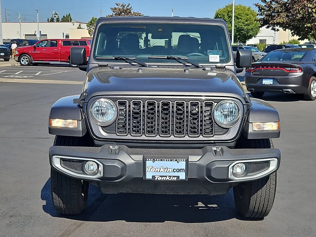 Used 2024 Granite Crystal Metallic Clearcoat Jeep Sport S image 9