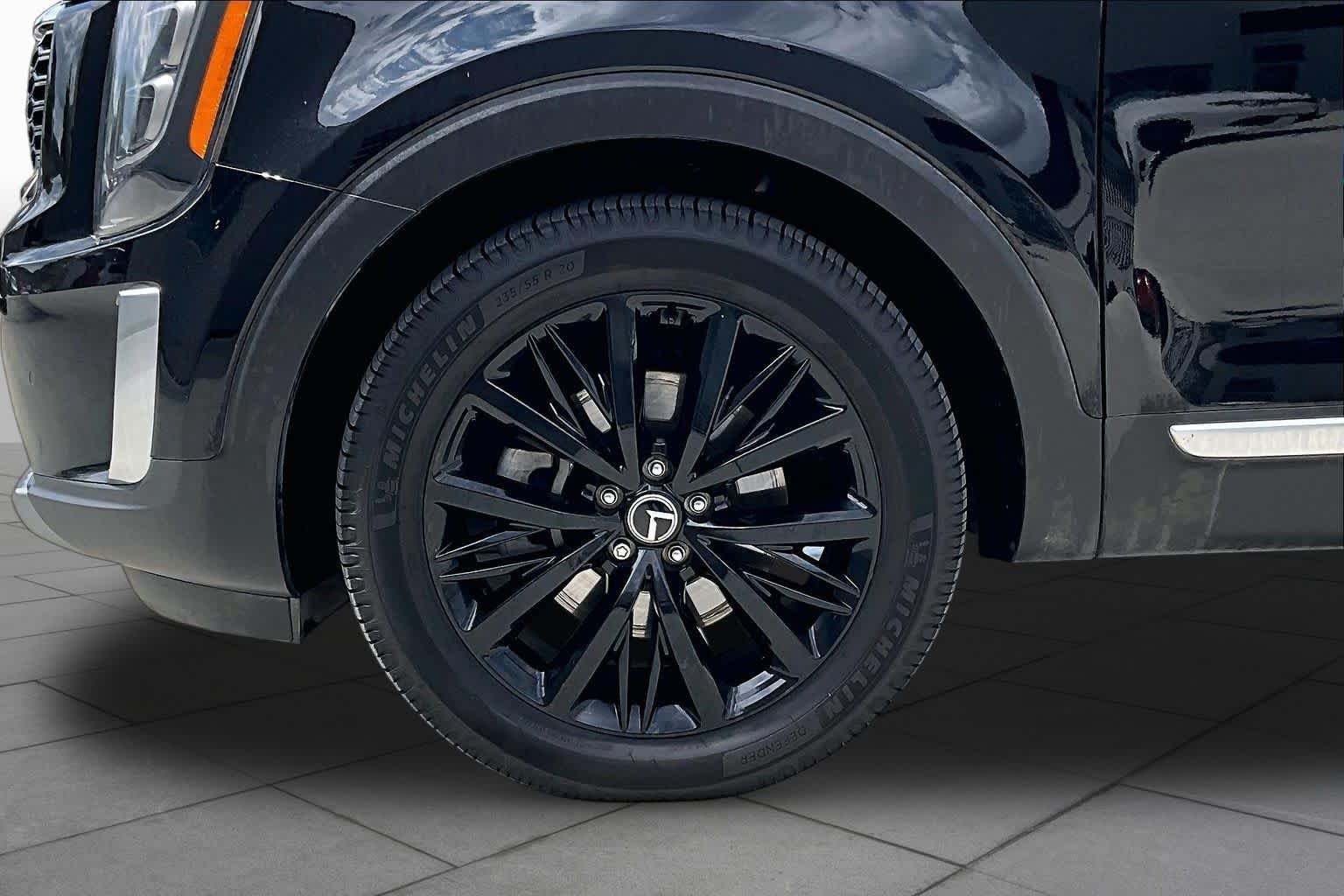 Used 2020 Ebony Black Kia SX image 10