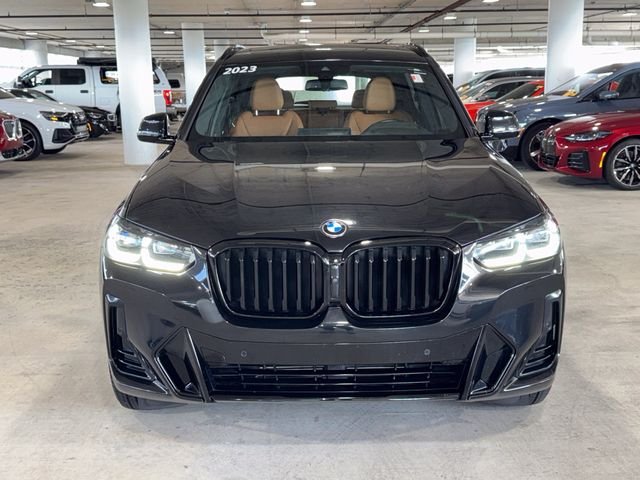 Used 2023 Black Sapphire Metallic BMW sDrive30i image 3
