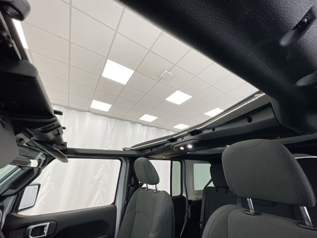 2024 Jeep Wrangler 4-Door Sahara - Photo 18