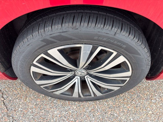 Used 2019 Red Volkswagen 2.0T SEL image 11