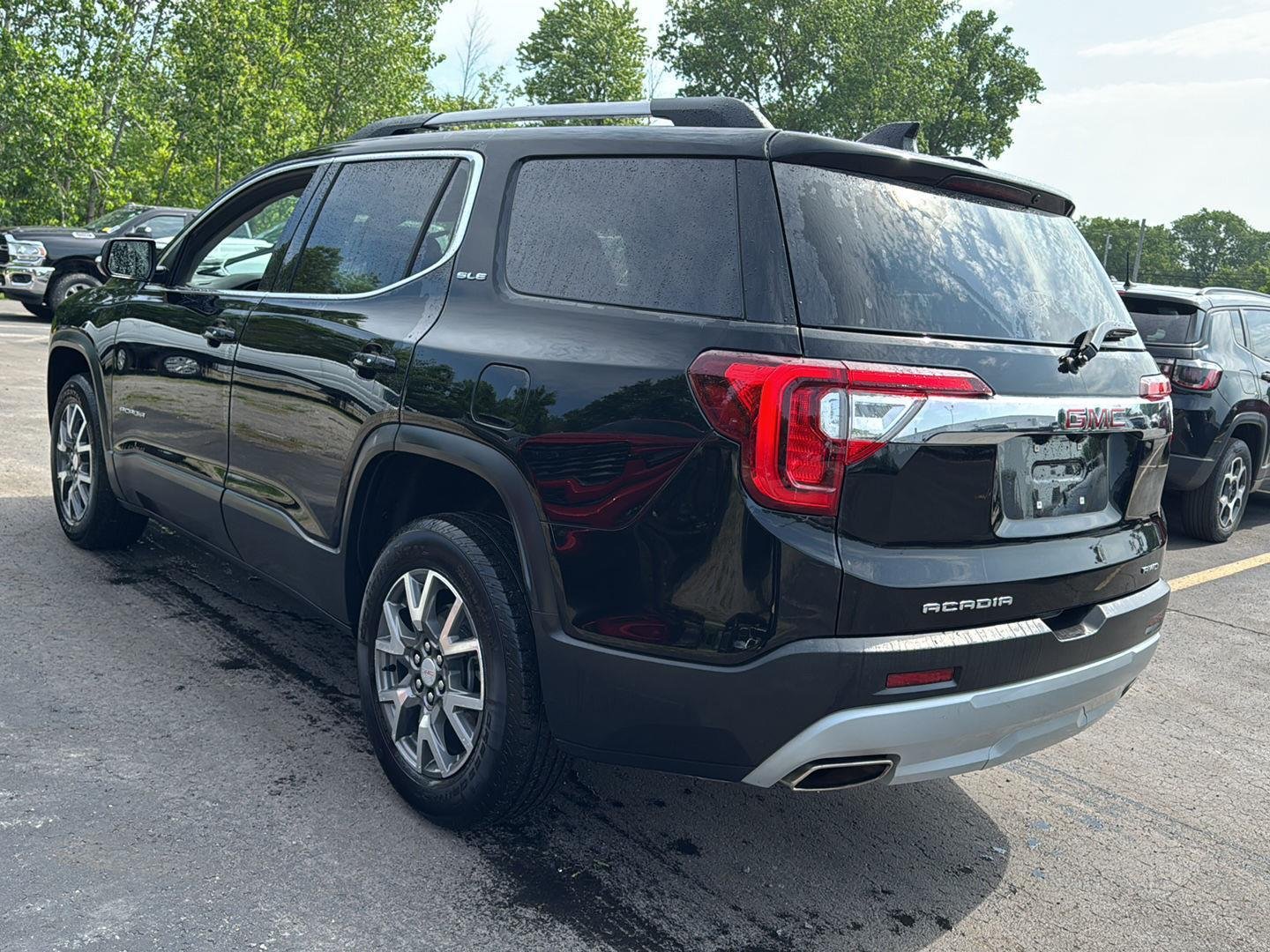 Used 2023 Ebony Twilight Metallic GMC SLE image 5