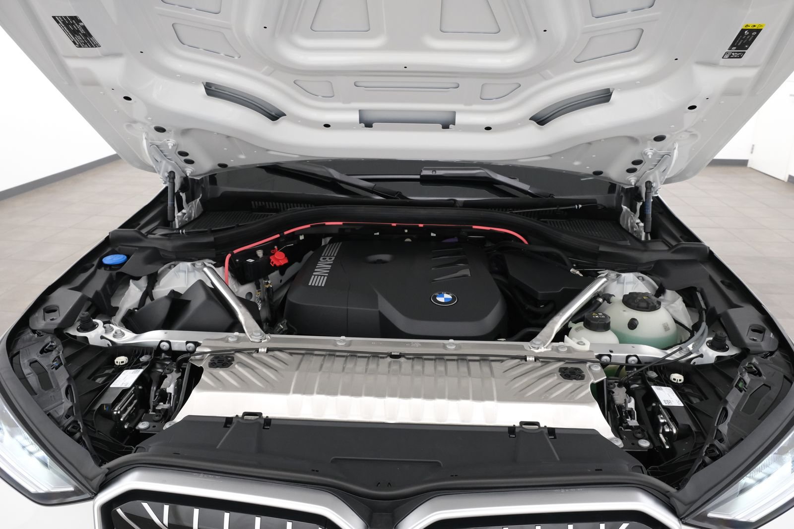 New 2026 Alpine White BMW 30 xDrive image 40