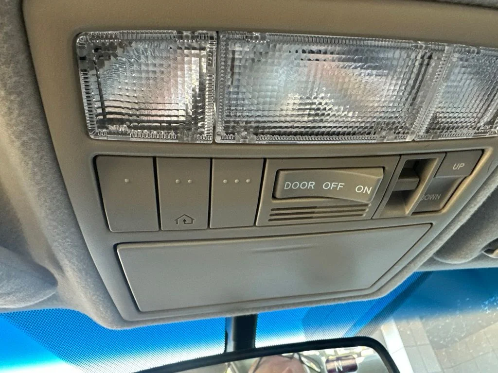 Used 2011 White Toyota XLE image 17