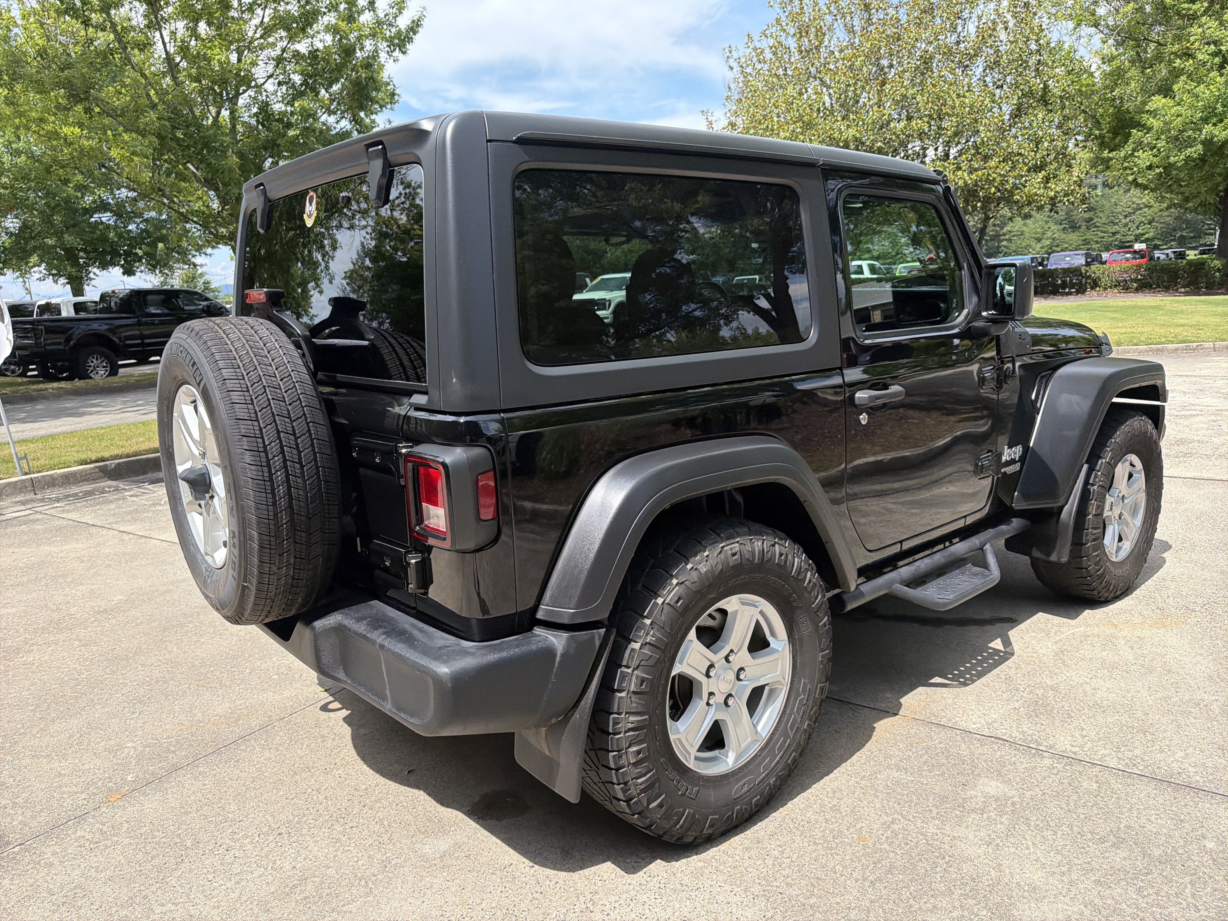 Used 2019 Black Clearcoat Jeep Sport S image 7