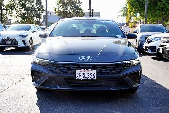 Used 2025 Gray Hyundai SEL Sport image 4