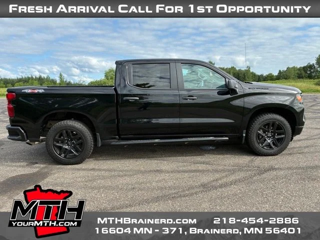 Used 2023 Black Chevrolet Custom image 1
