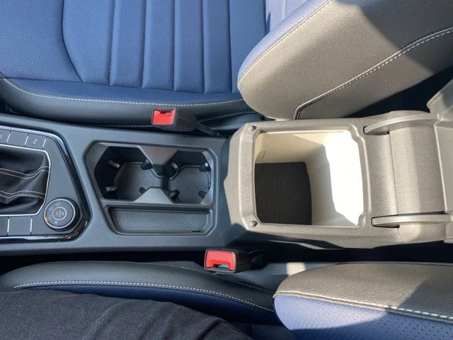 2025 Volkswagen Taos SEL - Photo 40