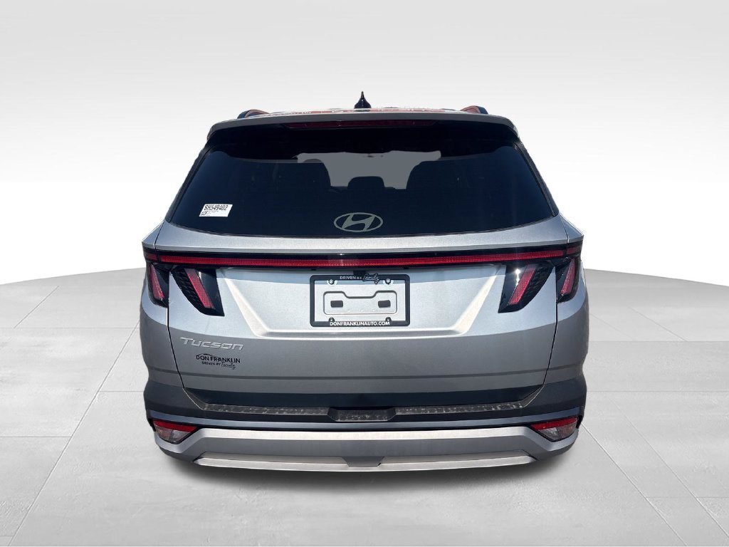 Used 2025 Silver Hyundai SEL Convenience image 4