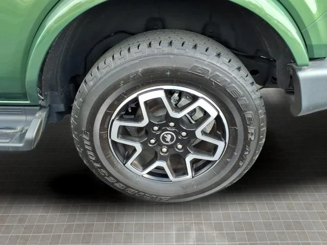 Used 2025 Green Ford Outer Banks image 13