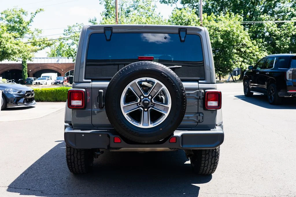 Used 2021 Gray Jeep Unlimited Sahara image 5