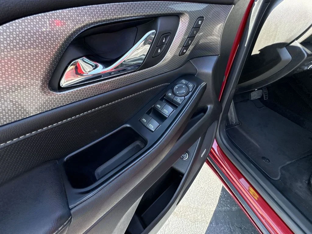 Used 2023 Red Chevrolet Premier image 23