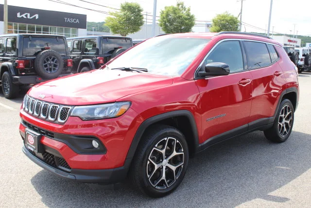 Used 2024 Red Jeep Latitude image 2