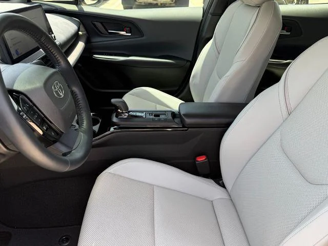 Certified Used 2023 CUTTING EDGE Toyota Limited image 9