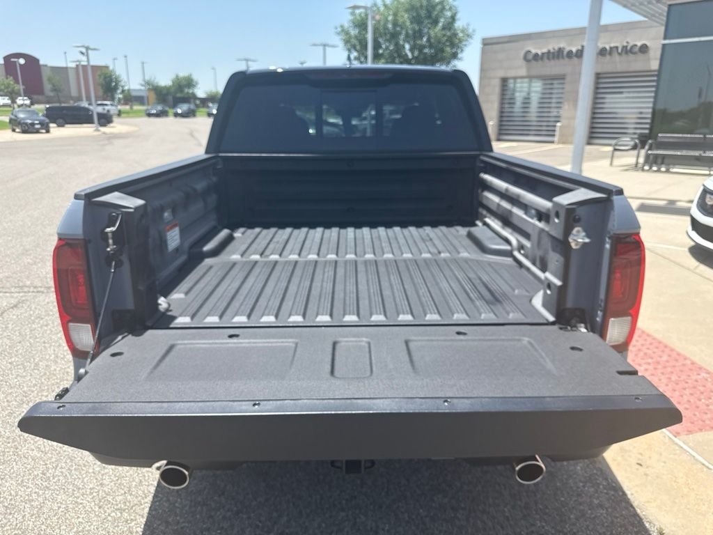Used 2022 Gray Honda Black Edition image 5