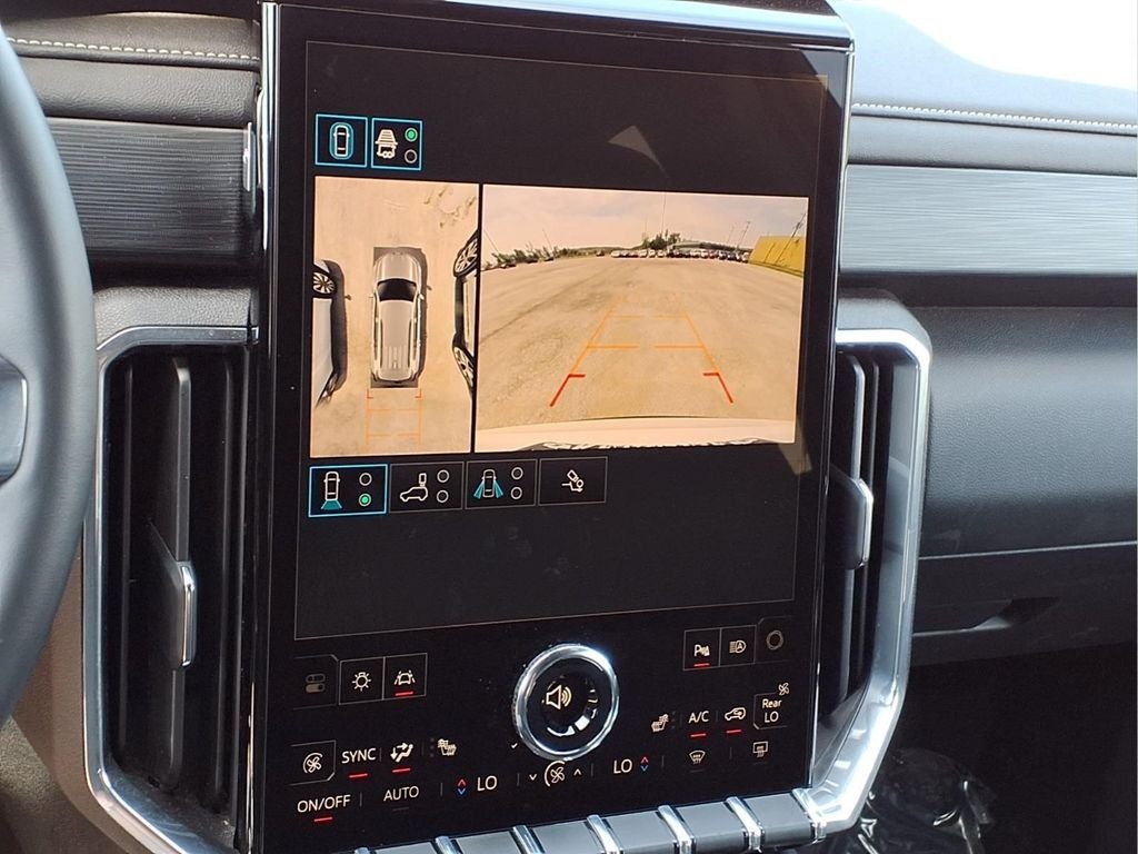 Used 2025 Summit White GMC Elevation image 12