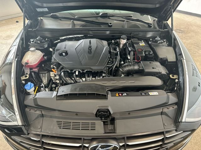 Certified Used 2023 Black Hyundai SE image 19
