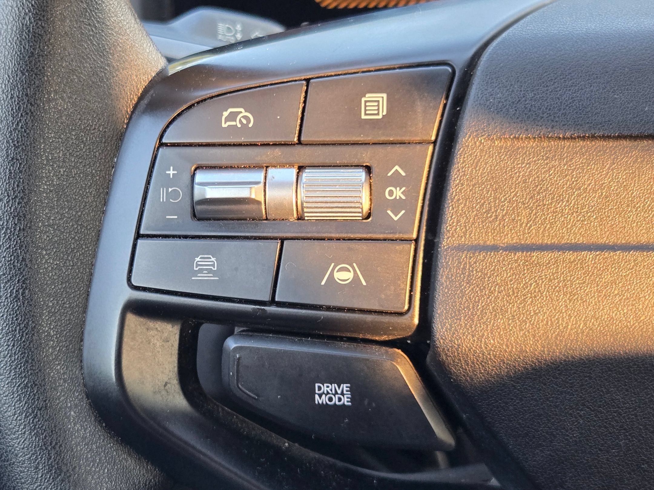 Used 2025 Aurora Black Pearl Kia LXS image 27