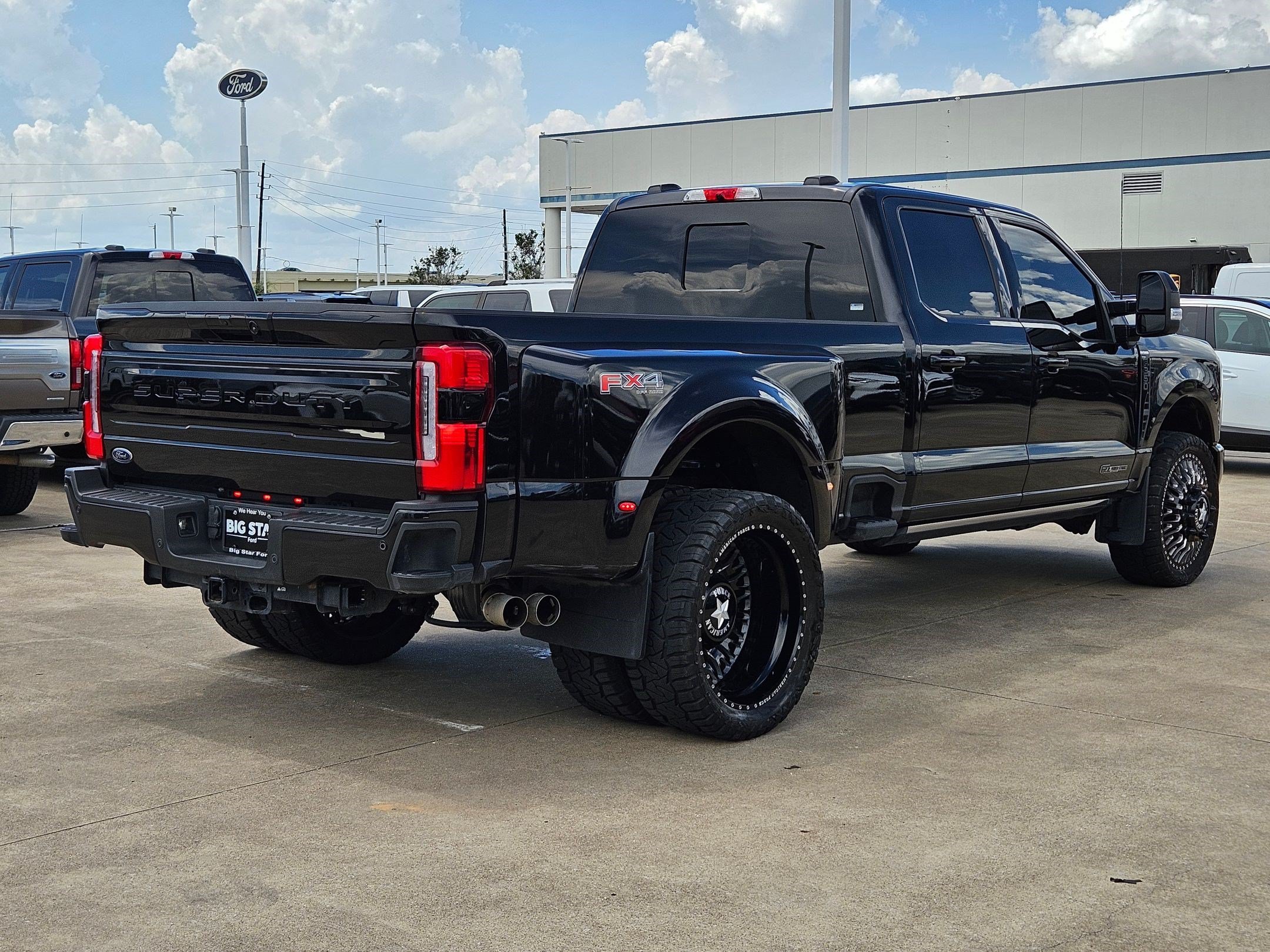 Used 2025 Agate Black Metallic Ford Platinum image 3