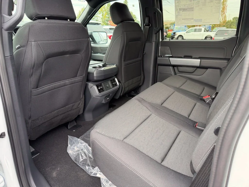 New 2026 Oxford White Ford XLT image 17