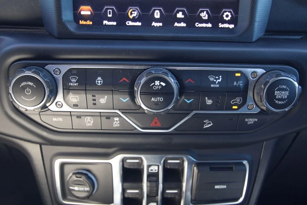 Used 2019 Black Jeep Unlimited Sahara image 28