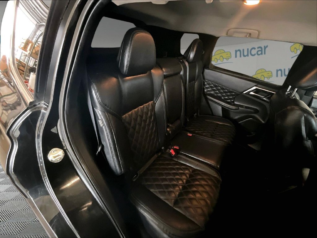 Used 2022 Black Mitsubishi SEL image 16