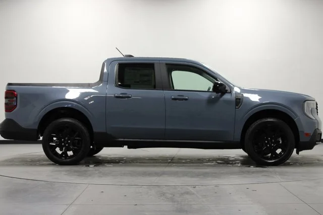 New 2025 Azure Gray Metallic Tri-Coat Ford Lariat® image 26
