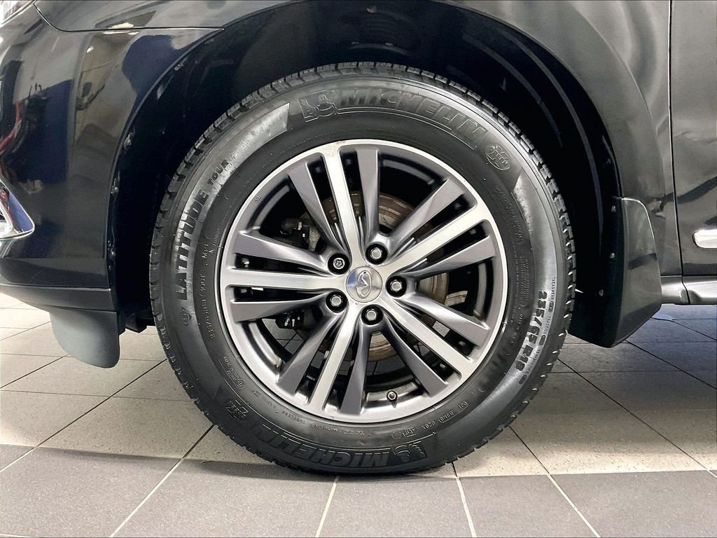 Used 2019 Black INFINITI LUXE image 7