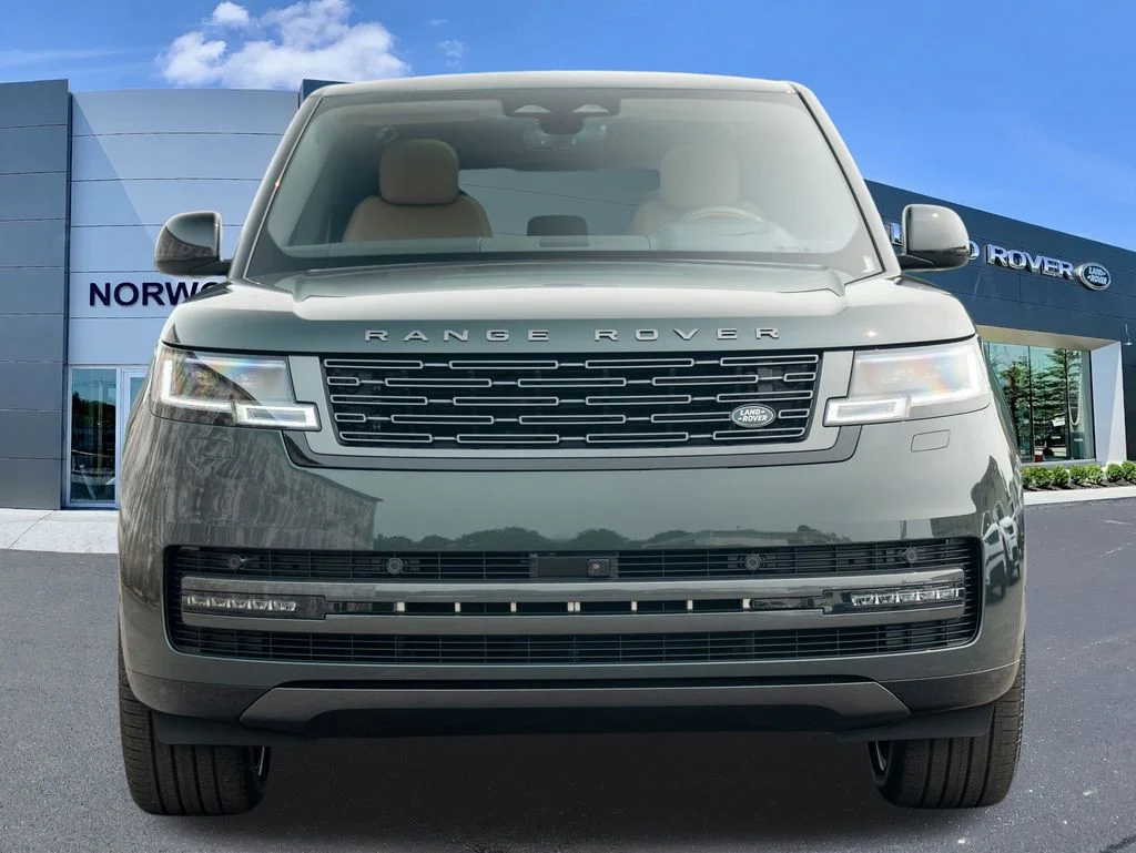 New 2026 Belgravia Green Land Rover SE image 2