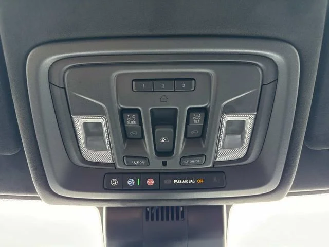 Used 2025 Summit White GMC AT4X image 83