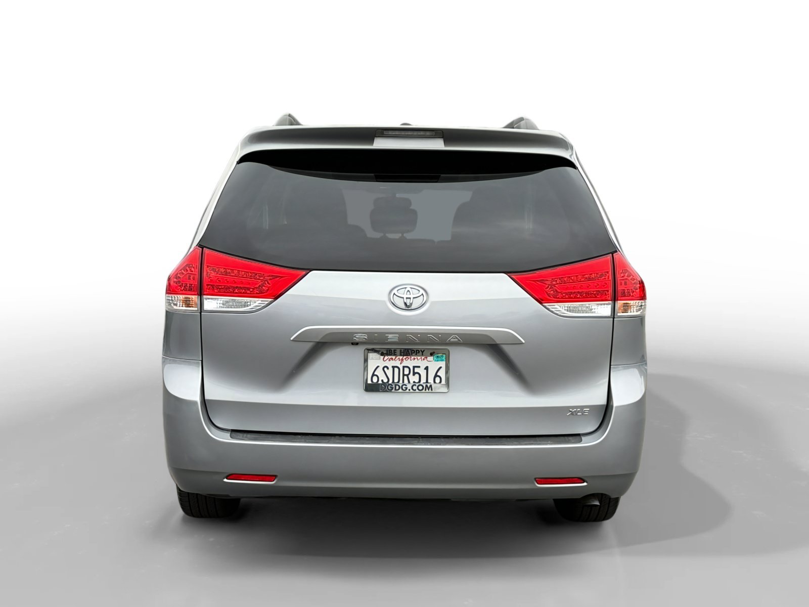 Used 2012 Silver Sky Metallic Toyota XLE image 4