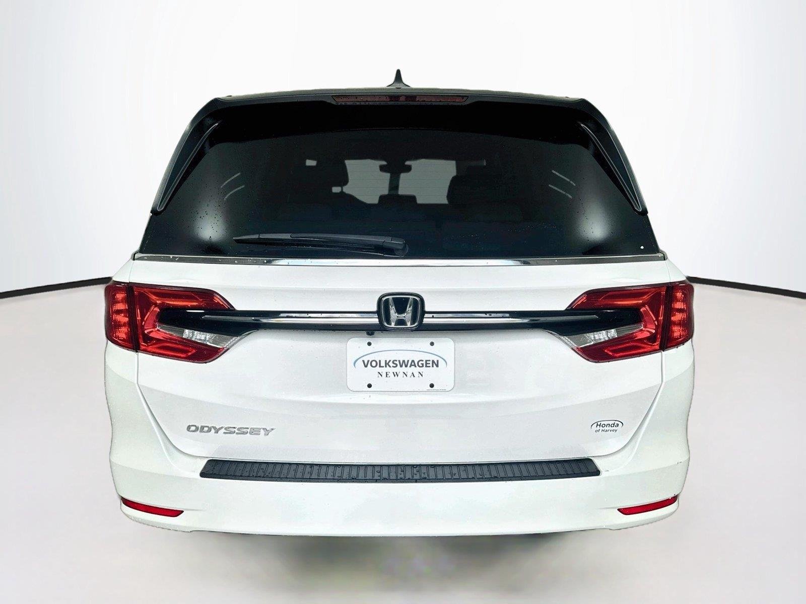 Used 2024 Platinum White Pearl Honda EX-L image 5