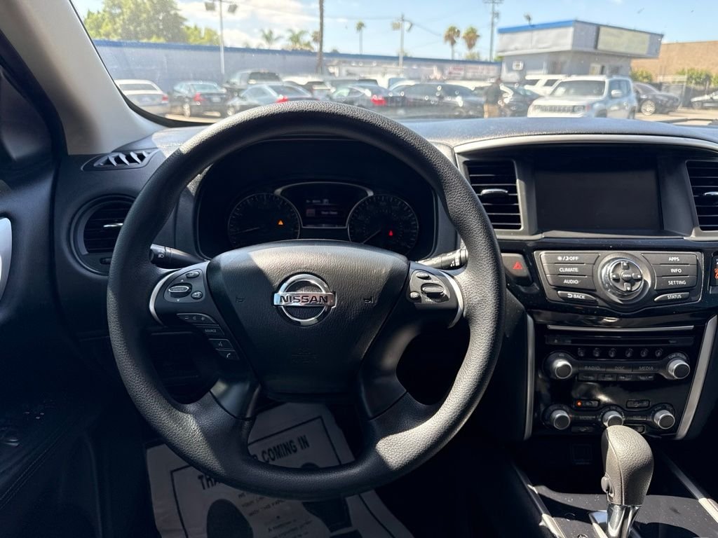 Used 2020 Gray Nissan S image 13