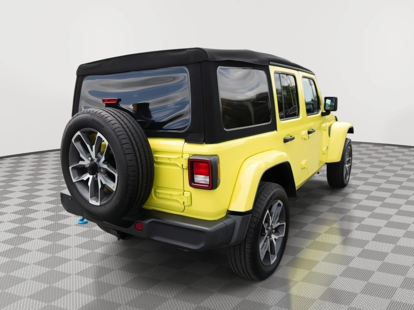 Used 2024 High Velocity Clearcoat Jeep Sport S image 5