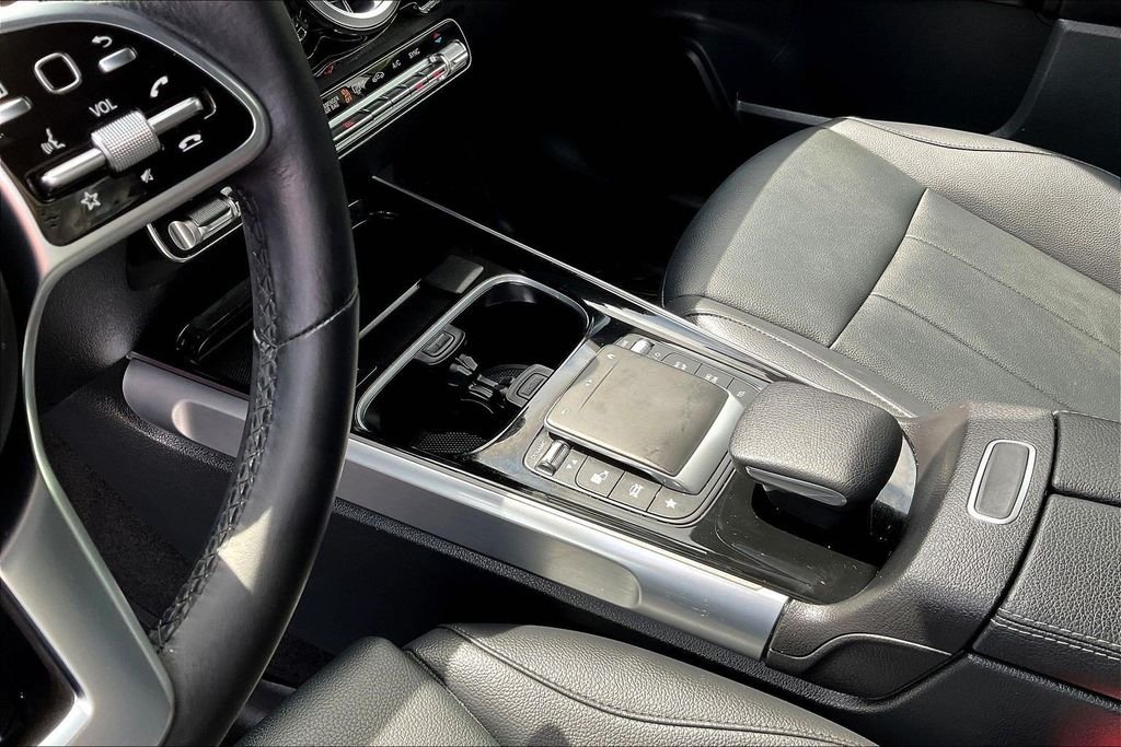 Used 2022 Gray Mercedes-Benz GLB 250 image 21