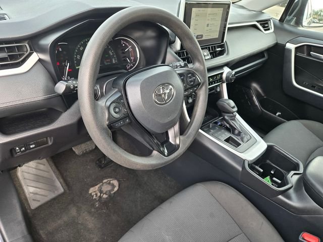 Used 2025  Toyota XLE image 10