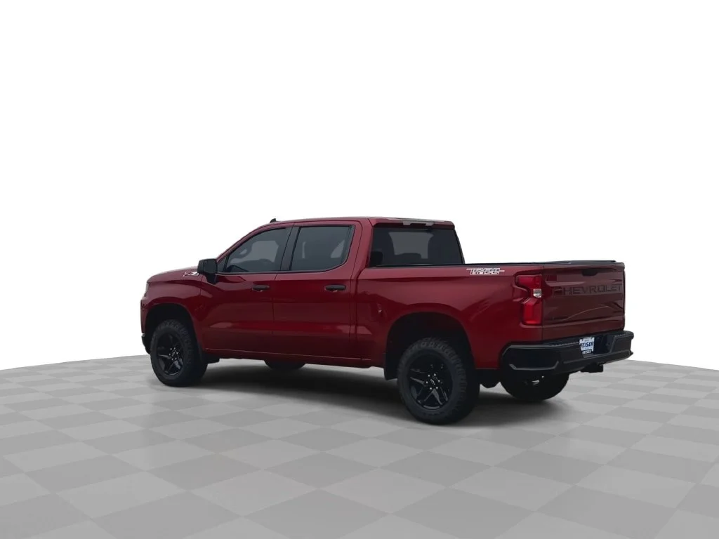 Used 2022 Red Chevrolet Custom Trail Boss image 6